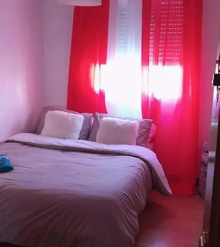 Apartamento De 3 Dormitorios Por Entrevias